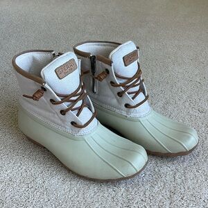 Women's Saltwater Waterproof Duck Boots W9
